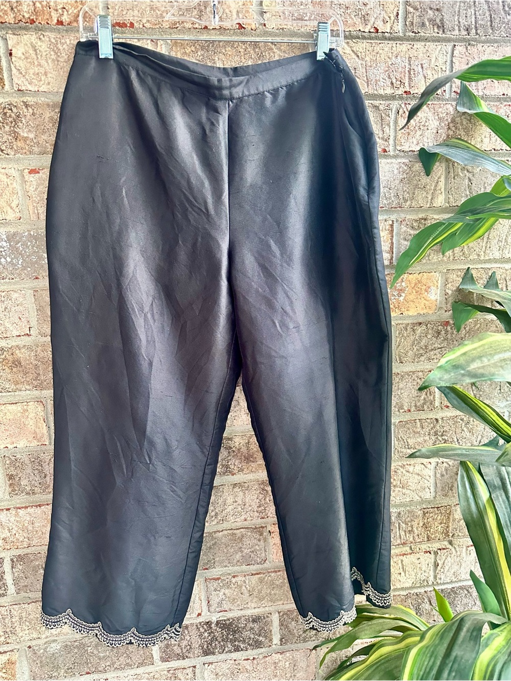 Vintage Ice Black Silk Lined Cropped lace bottom trouser slacks pants Size 12